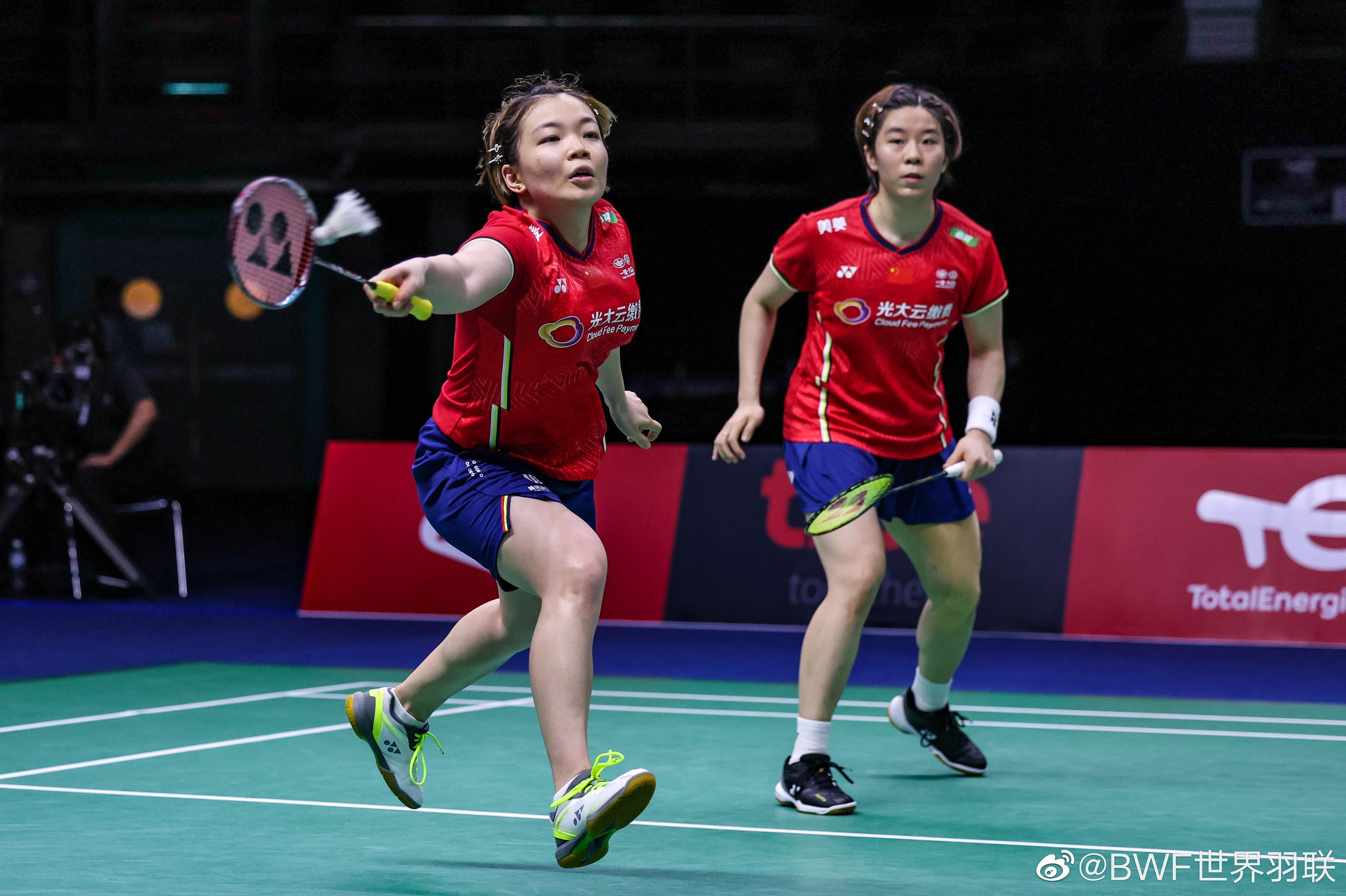 开云下载-HKA险胜T1，Keria团战一打五宿敌对决小组赛，强势挺进下一轮的简单介绍