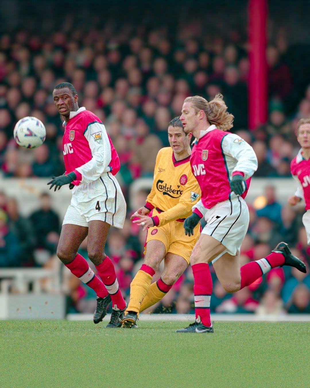 开云体育-切尔西鏖战阿森纳，德容完成帽子戏法的简单介绍