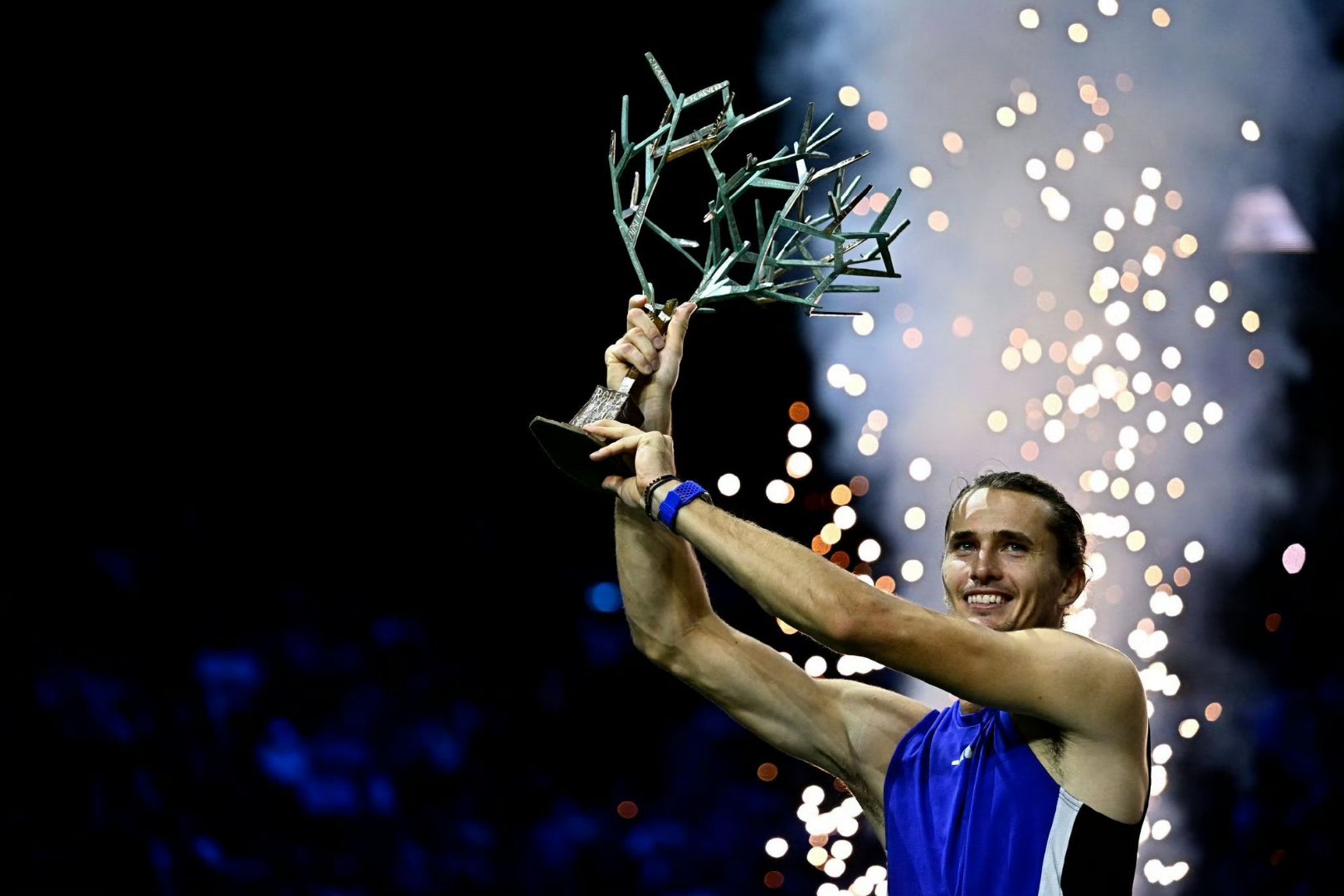 法国网球队轻取英国网球队，兹维列夫打破历史纪录的简单介绍