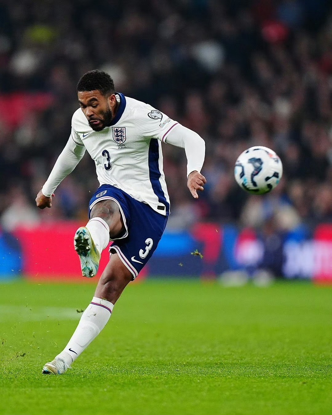 开云体育直播-英格兰打进制胜球，绝杀瑞典夺得关键胜利