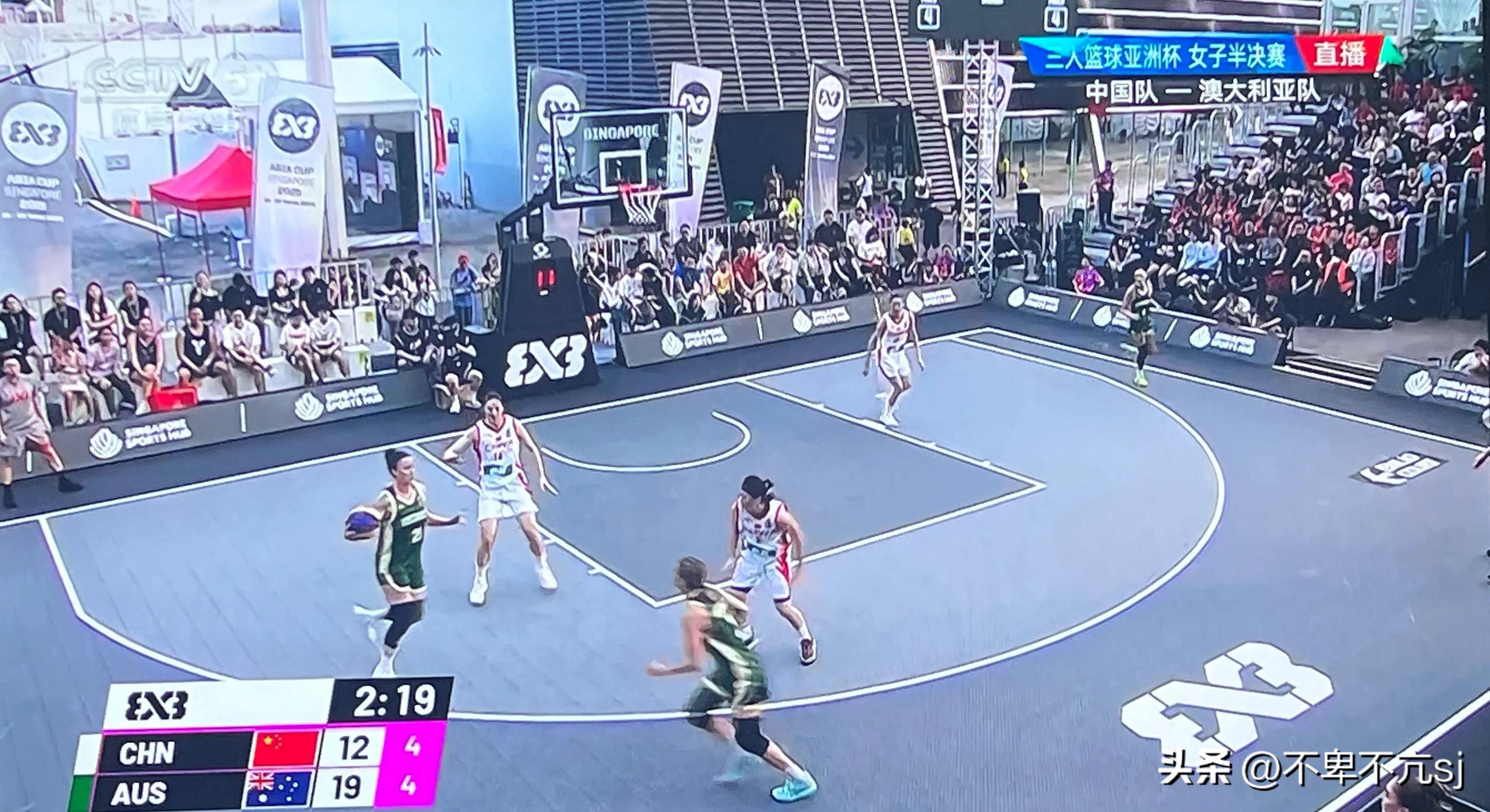 亚洲篮球赛场热闹异常,球迷争相观战的简单介绍 亚洲篮球赛场热闹异常,球迷争相观战的简单介绍