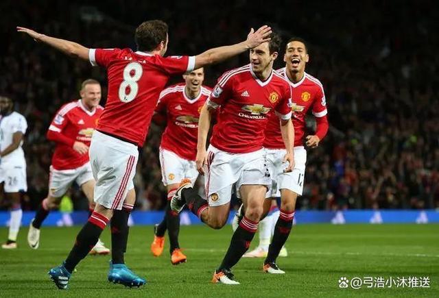 曼联队在比赛中展现出强大实力 曼联队在比赛中展现出强大实力