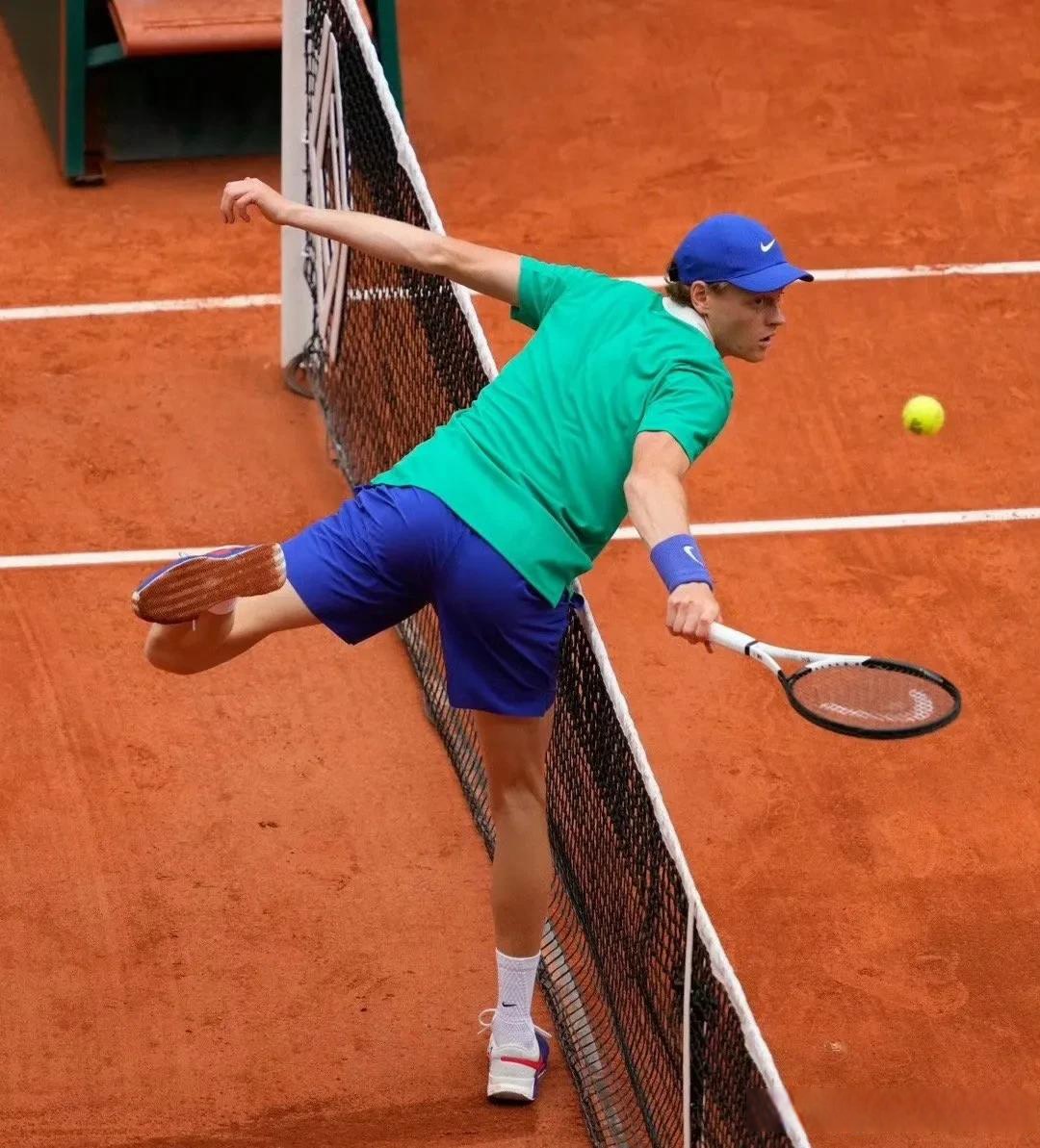 关于法国田径运动员刷新个人纪录，超额突破的信息