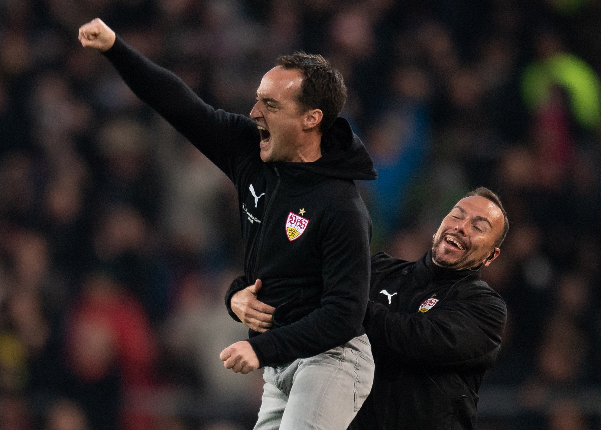 开云体育下载-斯图加特队遭遇抢劫，遗失大量球员信息