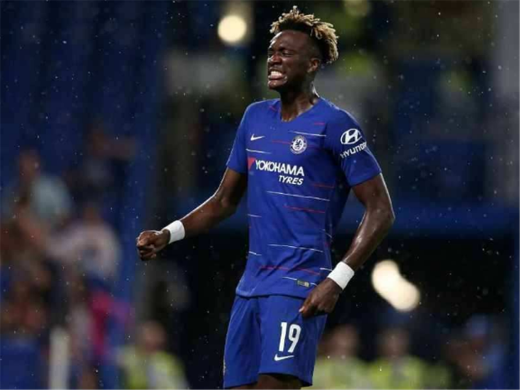 图卢兹队球员技惊四座，领先对手一筹