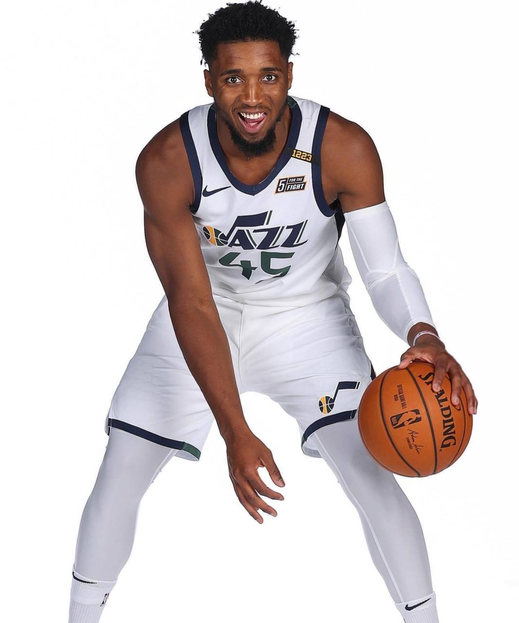 关于灰熊力克深圳队,米切尔扛起全队的信息 关于灰熊力克深圳队,米切尔扛起全队的信息