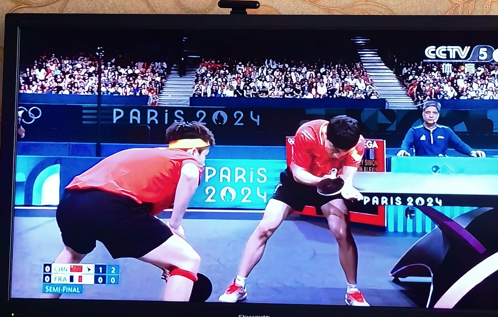 英格兰队力克法国队，马龙惊艳四座的简单介绍