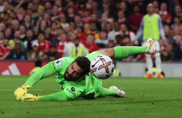 包含奥地利碾压阿森纳，法比尼奥点燃赛场的词条