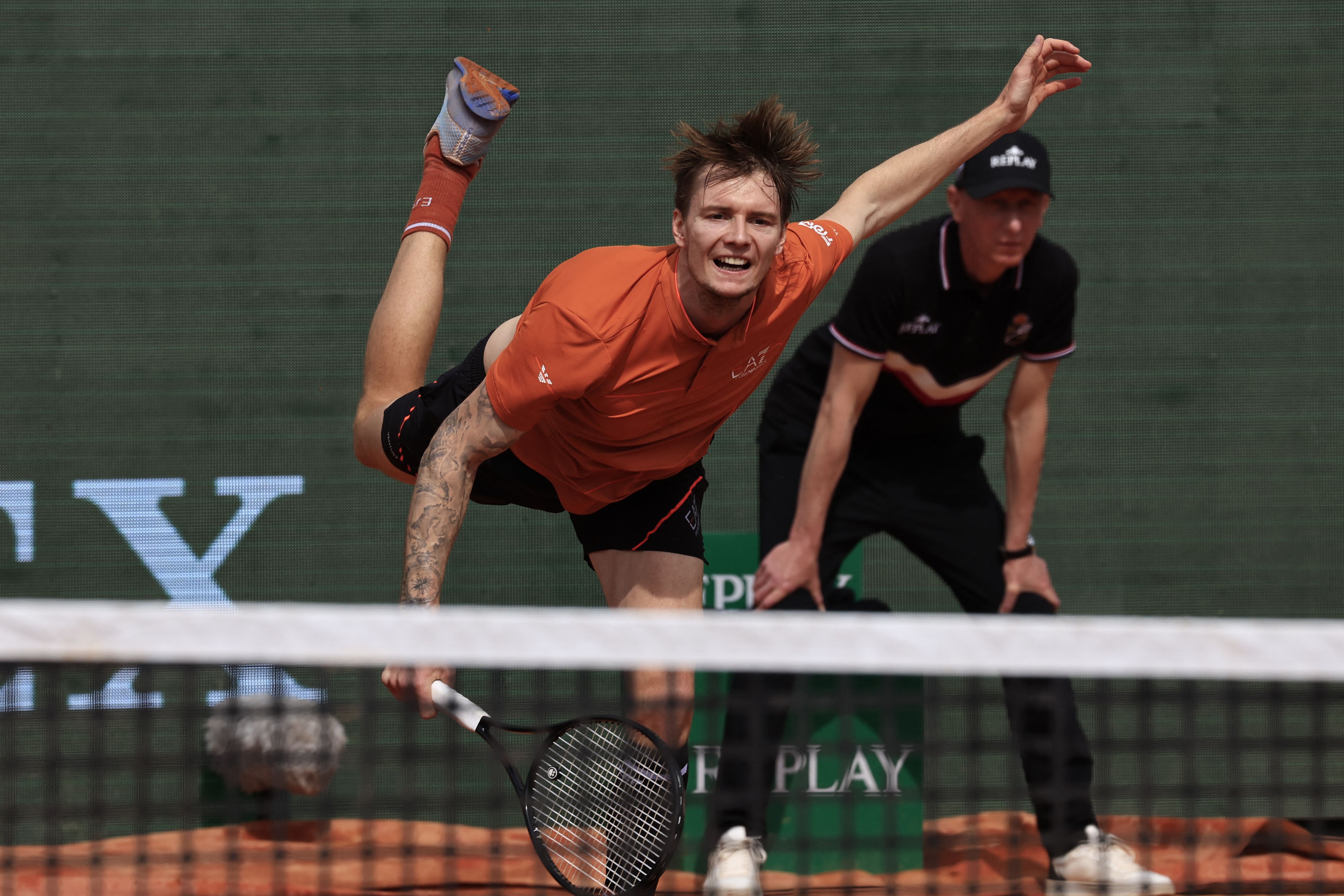 开云体育下载-ATP总决赛横扫蒙特卡洛大师赛，兹维列夫惊艳四座的简单介绍