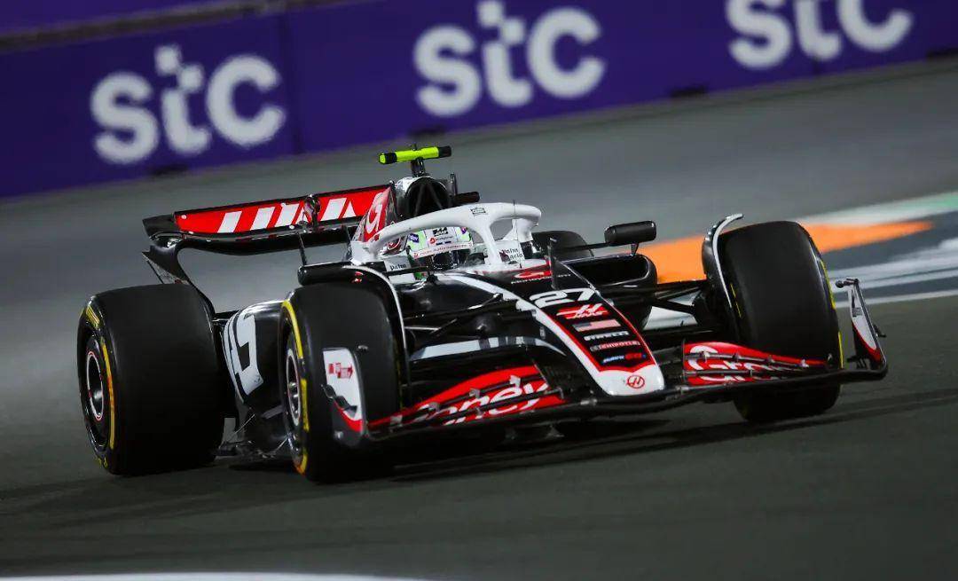 哈斯车队完胜红牛二队,塞恩斯刷新纪录 哈斯车队完胜红牛二队,塞恩斯刷新纪录