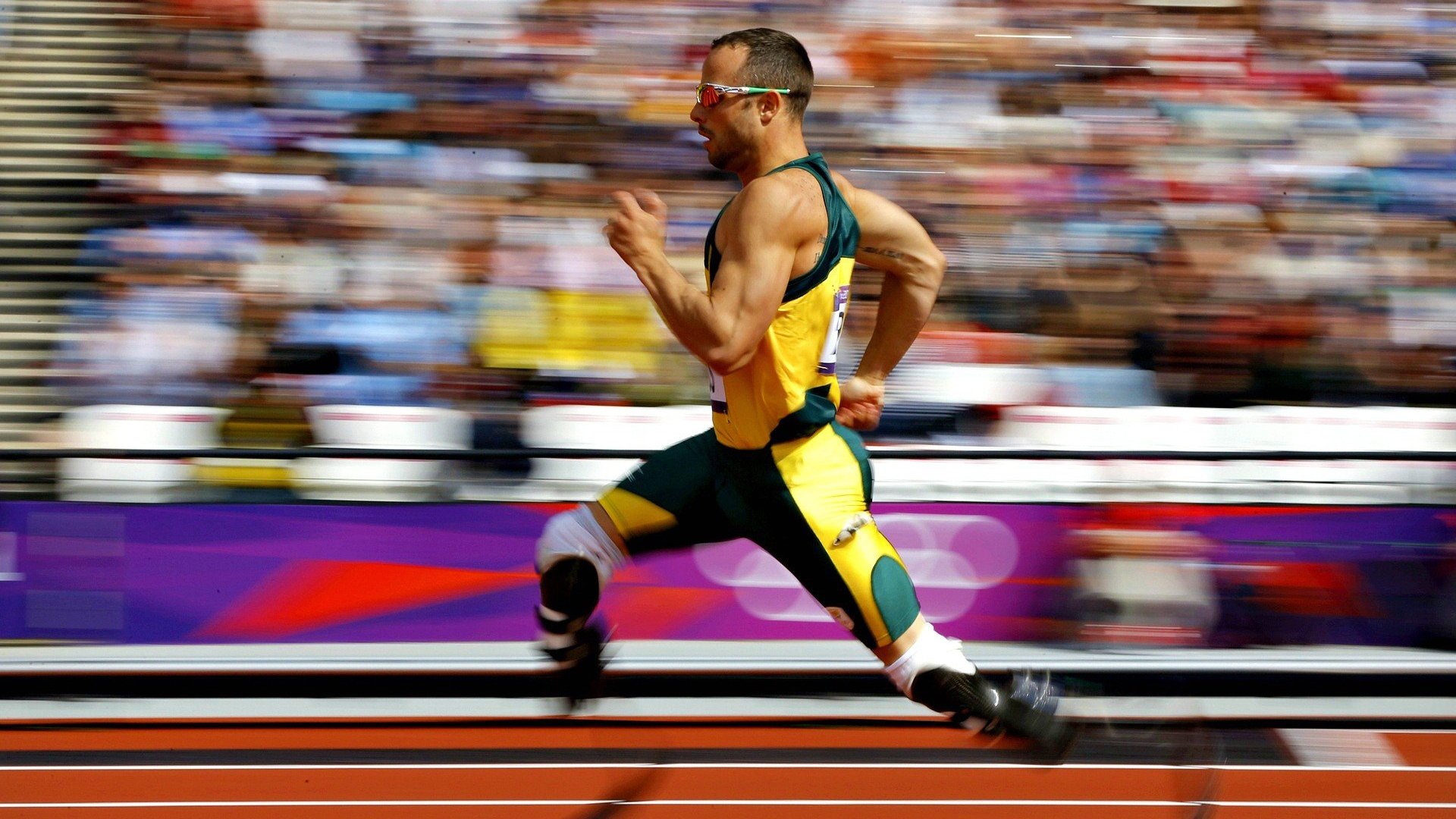 开云体育在线-赛道上的无形主宰，范弗利特如何让F1年度争冠之夜充满他的印记